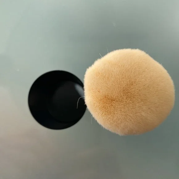 NEW Auth. CHANEL
LES PINCEAUX DE CHANEL
Retractable Kabuki Brush N°108 - Picture 4 of 8